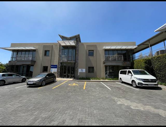 122M² OFFICE TO LET IN BRYANSTON